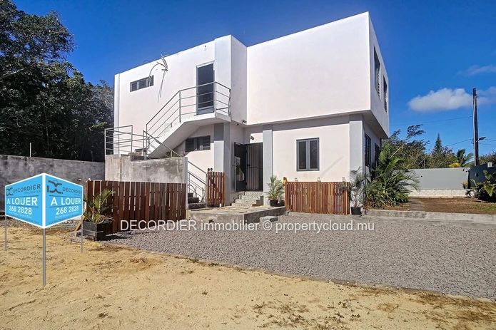 Modern house located 5 minutes from the beach