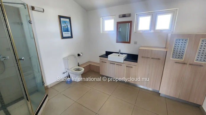 3 bedroom Penthouse with rooftop and great views.
