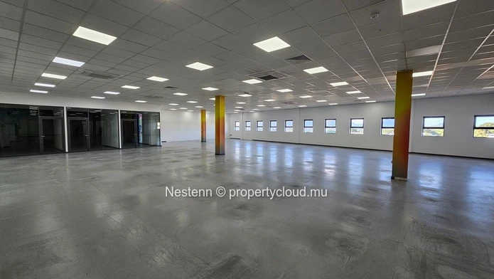 Modern offices in strategic location and excellent accessibility