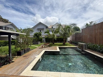 7 Bedroom House