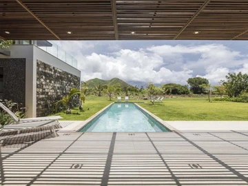 5 Bedroom Villa