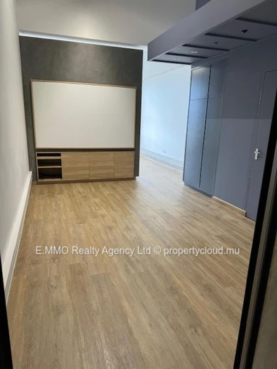 Bureau(x) à louer à Phoenix - Rs 35 000 - Contactez-nous maintenant!