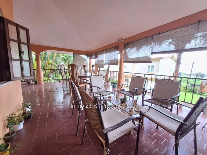 Houses / Villas - 4 bedrooms - Curepipe
