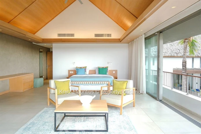 Exceptional Island Signature Villa in the Heart of the Golf Estate