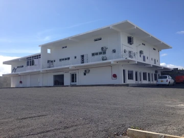 For Sale: Commercial Building in Bambou