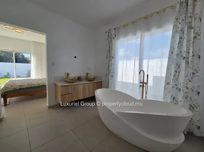Brand-New Villa for Rent in Petit Raffray
