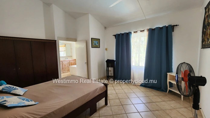 Maison familiale rénovée à louer à Rivière Noire avec piscine