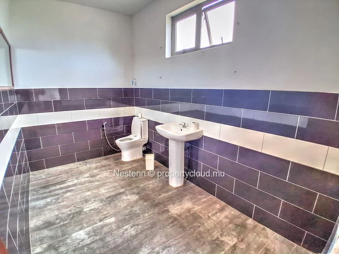 Exceptional commercial premises for rent – Strategic location in Vale