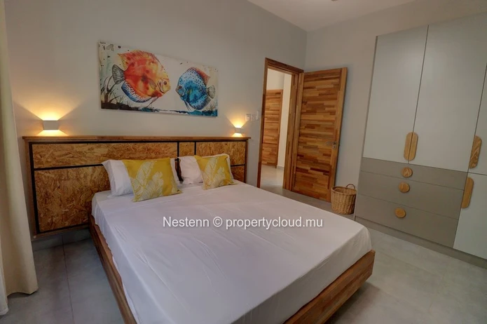 Magnifique villa de plain-pied fraîchement livrée avec piscine privée, dans un quartier résidentiel et paisible