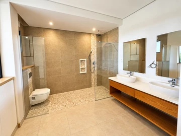 4 Bedroom Apartment