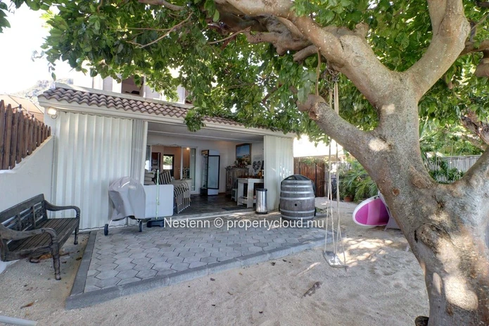  Maison pieds dans l'eau semi-meublée 3 chambres – Vivre au bord de l'océan en long terme