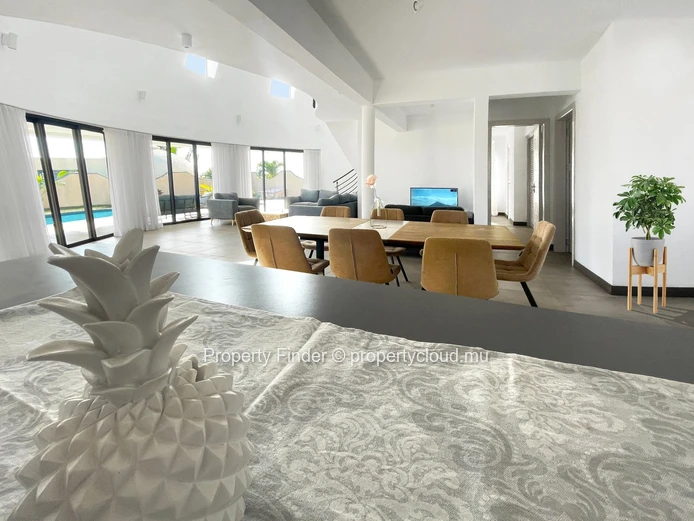 Villa 3 Chambres à Louer avec Piscine, Accès Salle de Sport et Vue sur Mer – Maurice