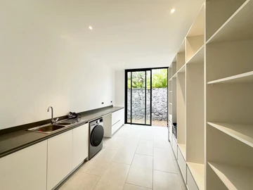 5 Bedroom Villa