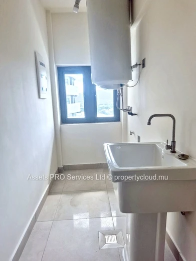 3 bedrooms on 8th floor