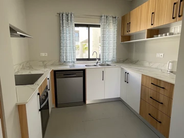 3 Bedroom Townhouse, Duplex