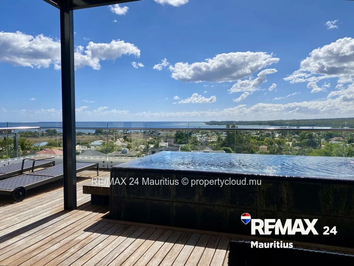Exclusive Penthouse with Pool and Splendid Views over Tamarin