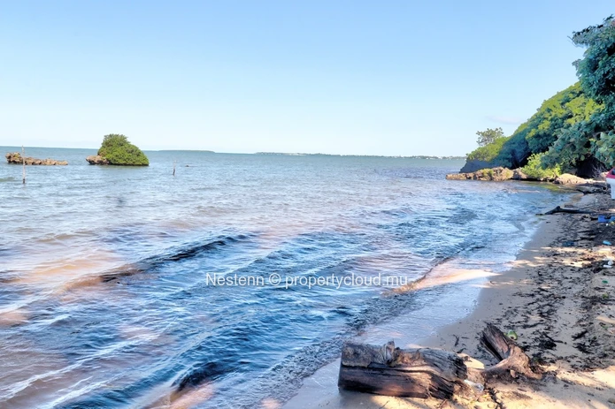  Waterfront plot of land of 44,672 m² with panoramic views of the southern islands.