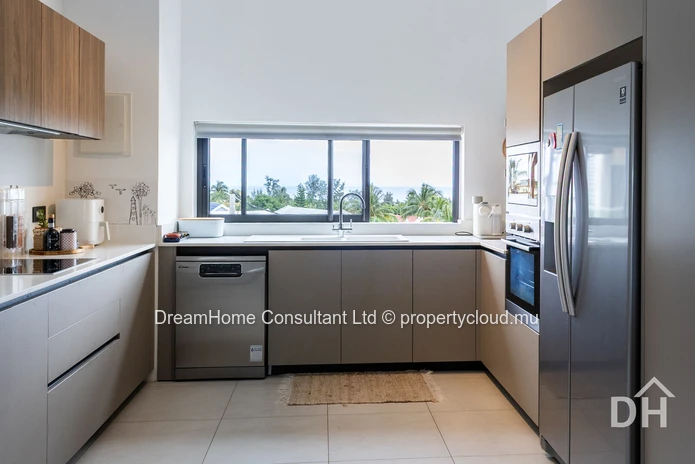 Élégant Penthouse de 3 Chambres avec Vue sur l'Océan & Jacuzzi | Tamarin