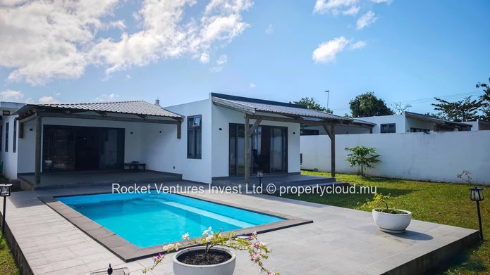 Villa Familiale avec Piscine Privée à Daruty Forest