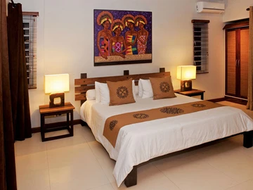 4 Bedroom Villa