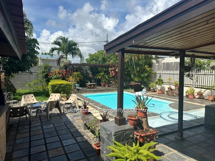 Spacious House with Pool and Garden for Sale in Tamarin, Mauritius