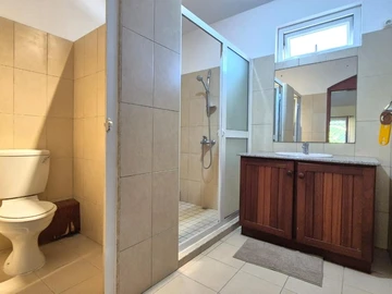 5 Bedroom Villa