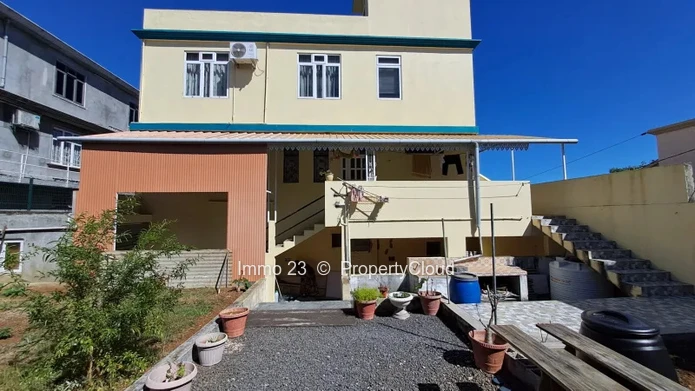 Apartment - 5 bedrooms - Rose Hill - Ref. AP78487VE