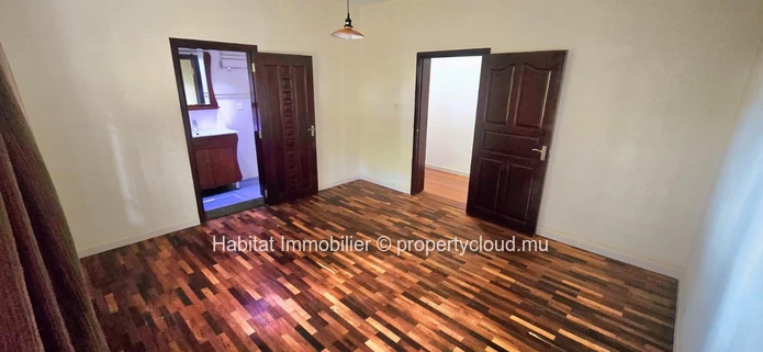 Bel appartement non meublé de 132 m² idéalement situé au rez-de-chaussée d'une résidence à Montagne Ory, Moka