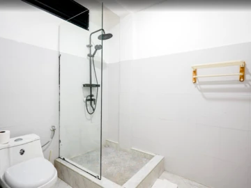 8 Bedroom Apartment