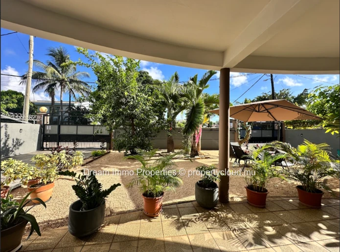Spacieuse Villa Familiale Proche Mer Au Cœur De Flic En Flac – Ile Maurice