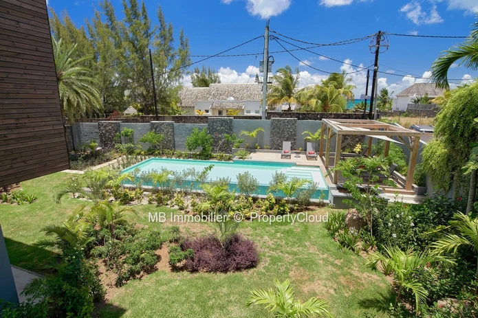 R+2 Apartment for sale.