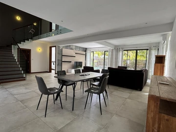 4 Bedroom Villa