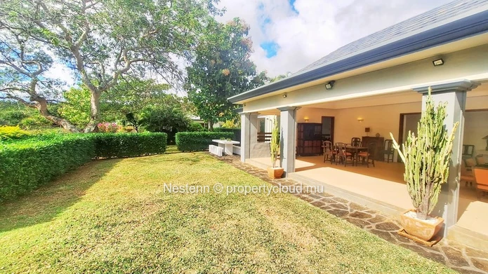 4-bedroom family home in a huge garden