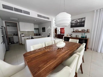 4 Bedroom Villa