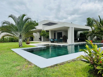 4 Bedroom Villa