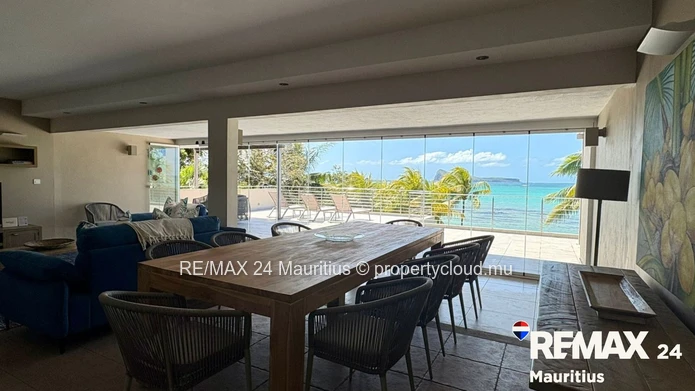 Luxury Penthouse with Exceptional Sea Views in Bain Boeuf