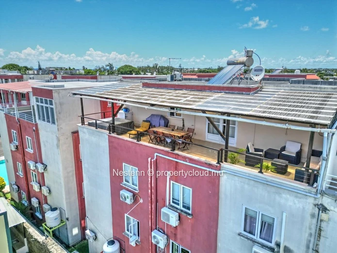 Penthouse moderne avec 2 chambres et proche des commerces 