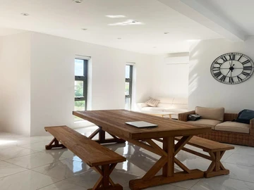 8 Bedroom House
