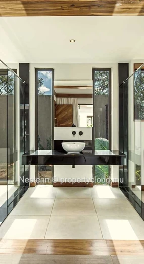 Luxueuse villa de 3 chambres avec piscine privée et également la possibilité de faire du sur mesure. 