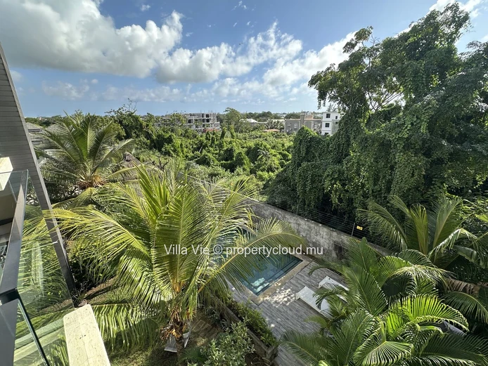 Pereybere - 2-bedroom penthouse (Sole Mandate)