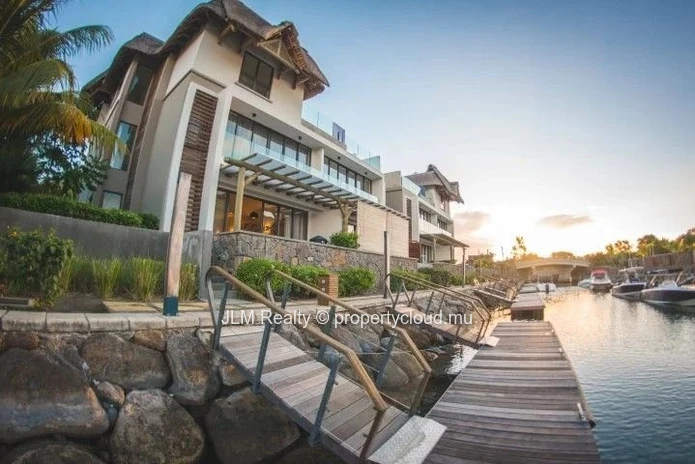 Appartement à louer dans la Marina à Rivière Noire, Île Maurice