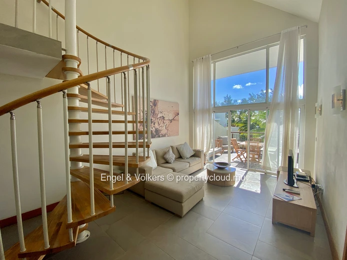 Bain Boeuf Penthouse Apartment to Rent Across from the Beach