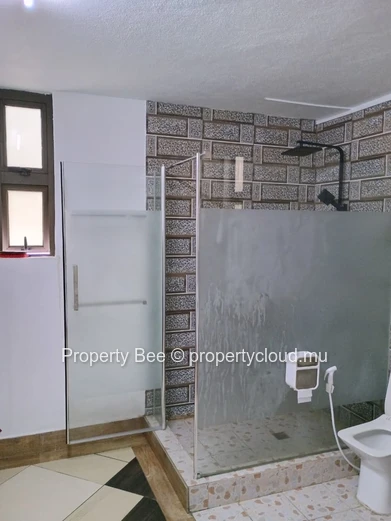 16ème Mille (Forest-Side) : 2021 House 5-Bedrooms / 3 Bathrooms