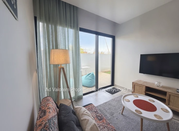 Charming 50 m² Apartment with Private Terrace and Garden