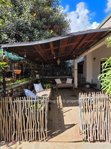 Maison au style mauricien, en vente locale a pereybere