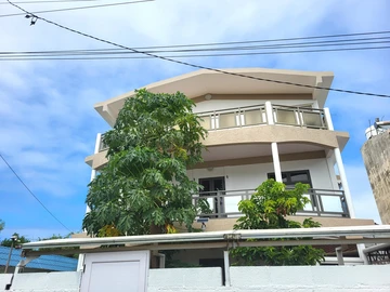 8 Bedroom Villa