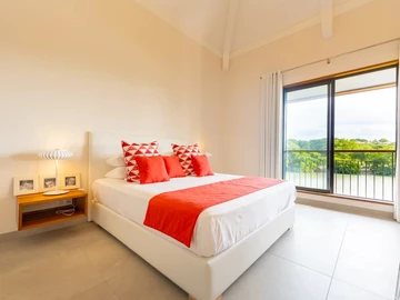 5 Bedroom Villa