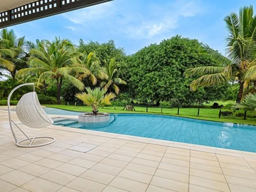 5 Bedroom Villa