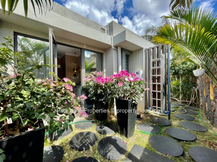Splendid RES villa within a residential complex for sale!