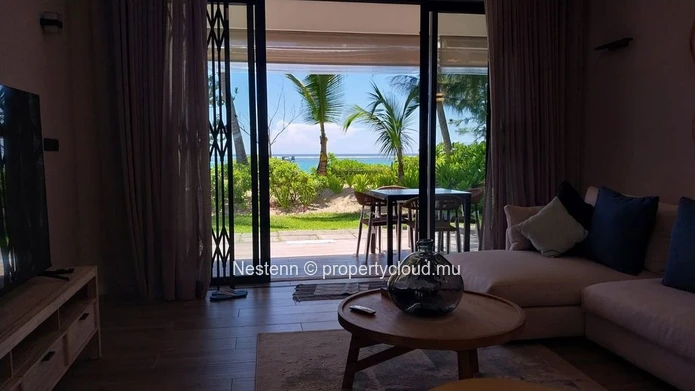 Appartement en bord de mer de 3 chambres avec jardin privé et accès direct à la plage